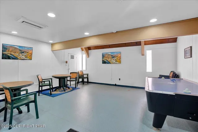 $558,000 | 169 Cardinal, Gouldsboro, PA 18424