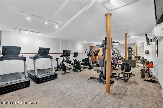 $558,000 | 169 Cardinal, Gouldsboro, PA 18424