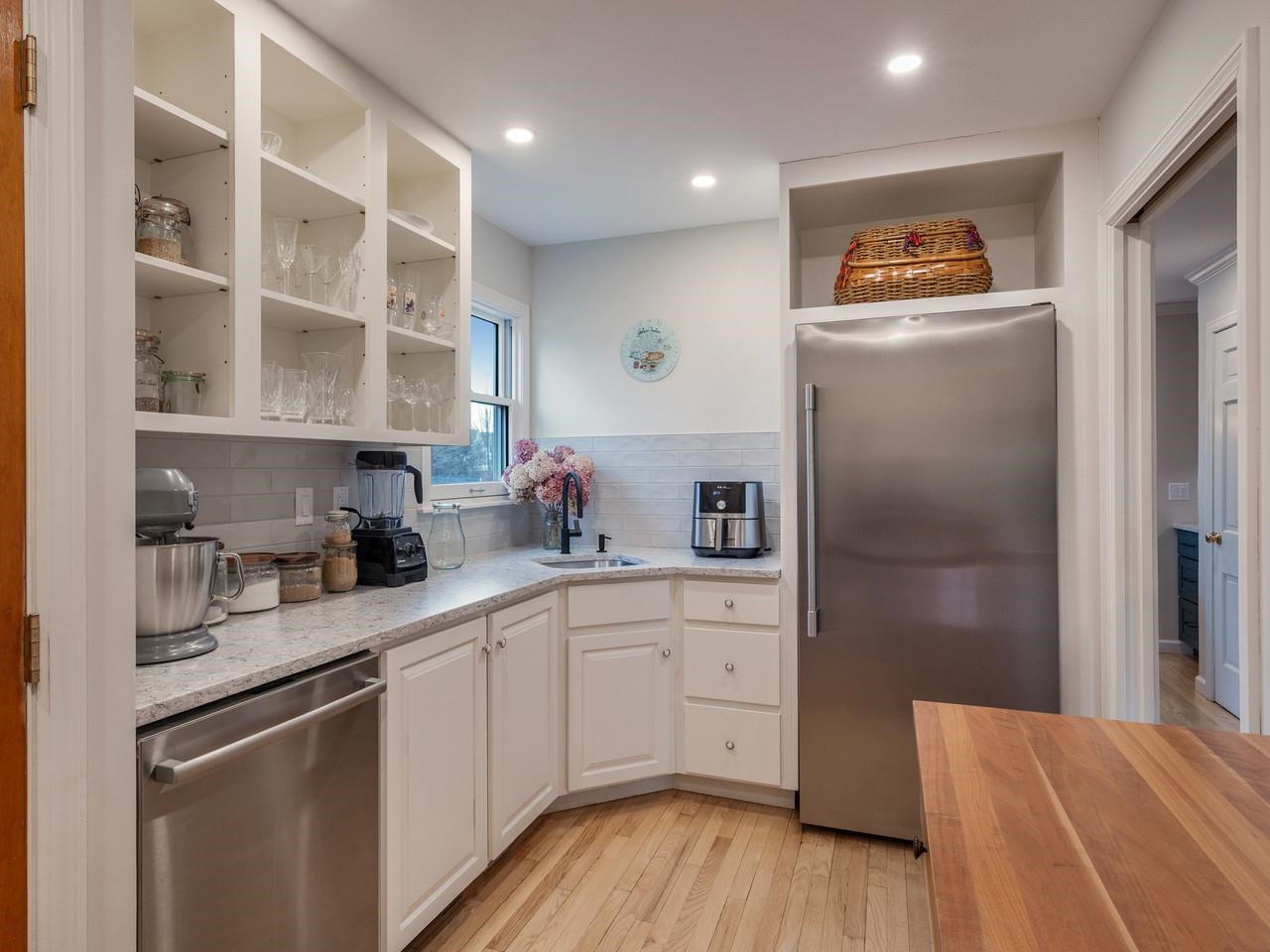 139 Southridge Road Shelburne, VT 05482 - Photo 7 of 49