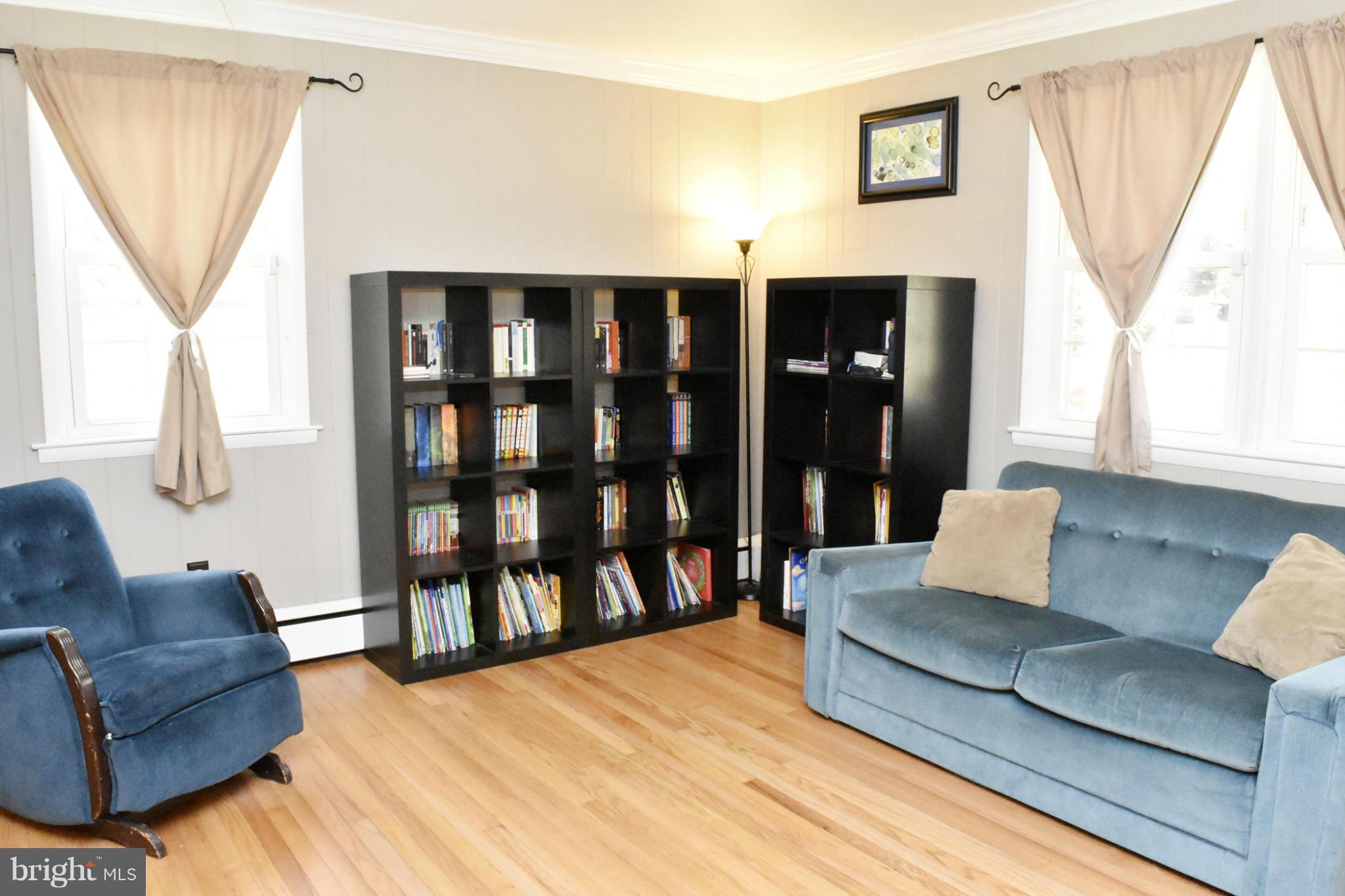 6201 Old Washington Road Elkridge, MD 21075 - Photo 5 of 30 Living Room