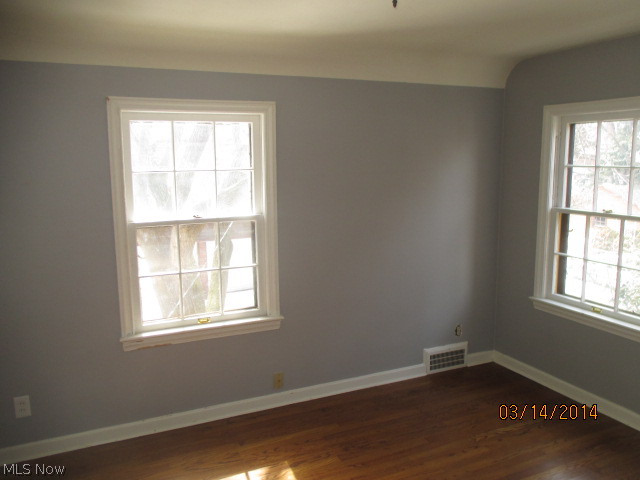 3444 Woodridge Road Cleveland, OH 44121 - Photo 9 of 14