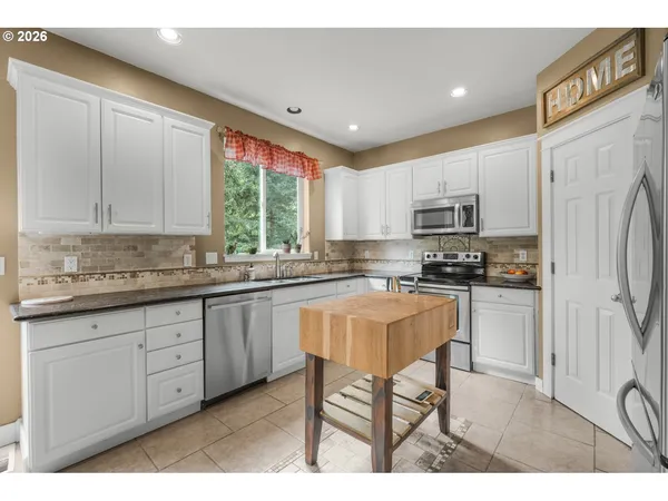 $639,000 | 15023 Southeast Diamond Drive, Clackamas, OR 97015