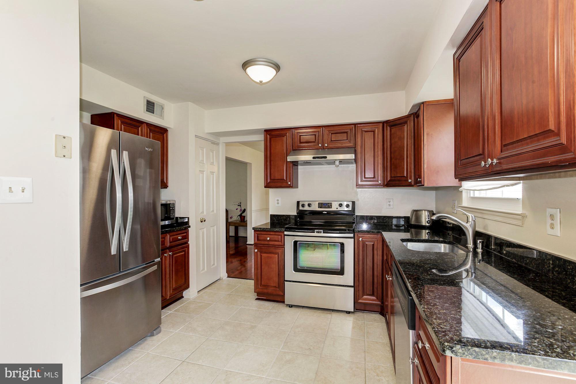 1611 Spottsworth Way Silver Spring, MD 20905 - Photo 3 of 30 Updated 2015, granite, stainless, ceramic