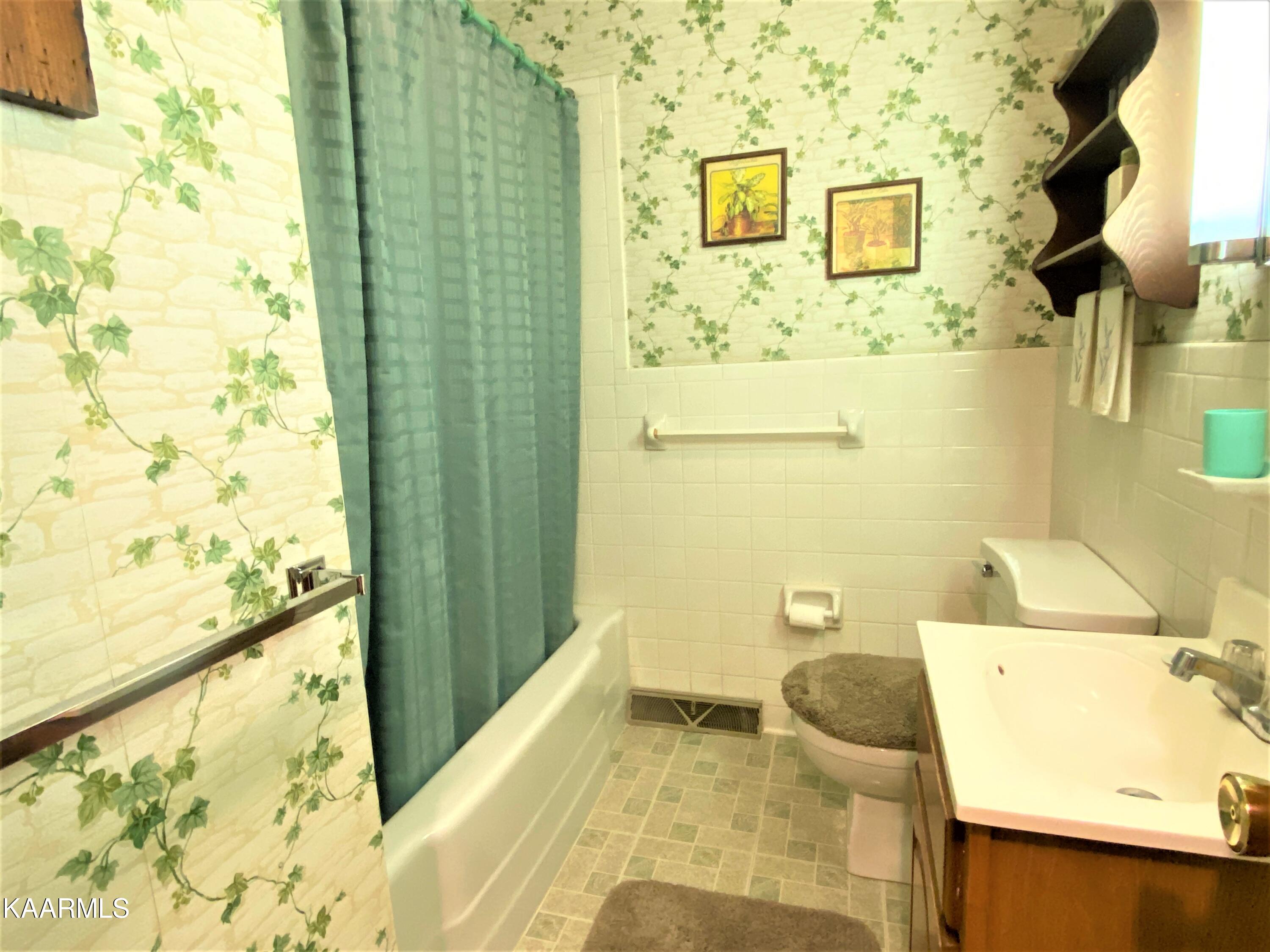 110 Cooper Circle Oak Ridge, TN 37830 - Photo 20 of 38 IMG_4061
