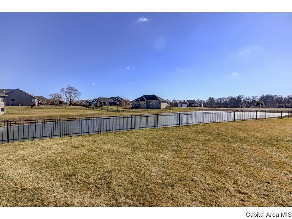 4400 Cricket Point Springfield, IL 62711 - Photo 8 of 33