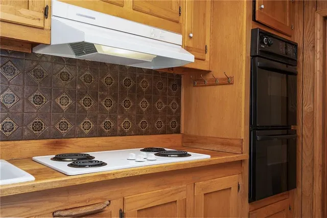 $185,000 | 426 South Oak Street, Ottawa, KS 66067