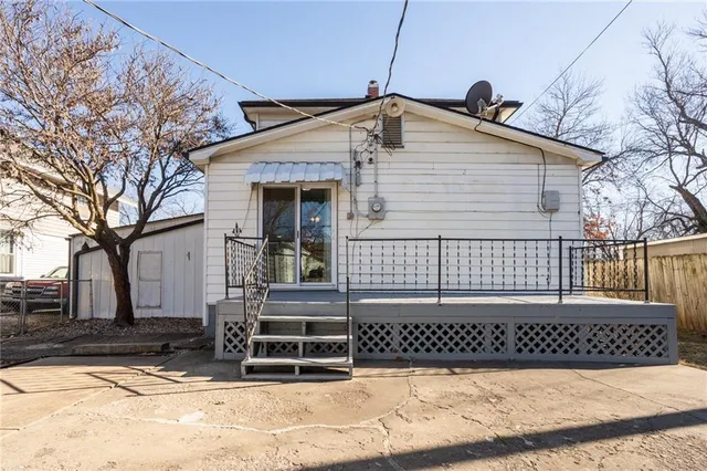 $185,000 | 426 South Oak Street, Ottawa, KS 66067