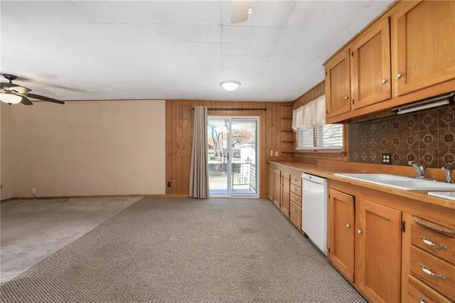 $185,000 | 426 South Oak Street, Ottawa, KS 66067