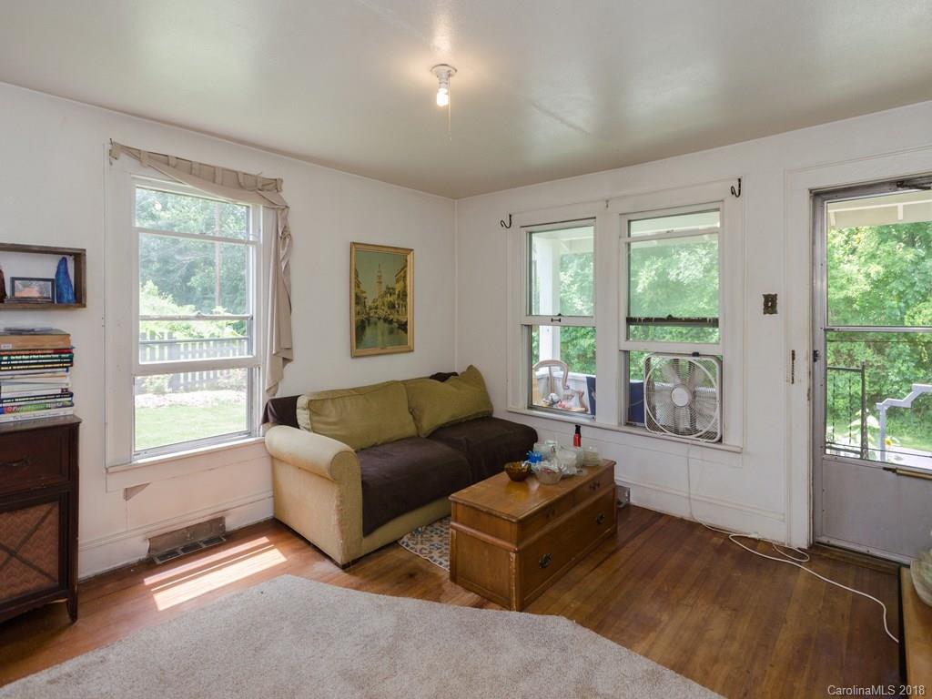 87 Lowe Street Canton, NC 28716 - Photo 4 of 18 Gallery Image 4