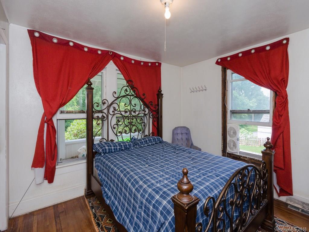 87 Lowe Street Canton, NC 28716 - Photo 10 of 18 Gallery Image 10