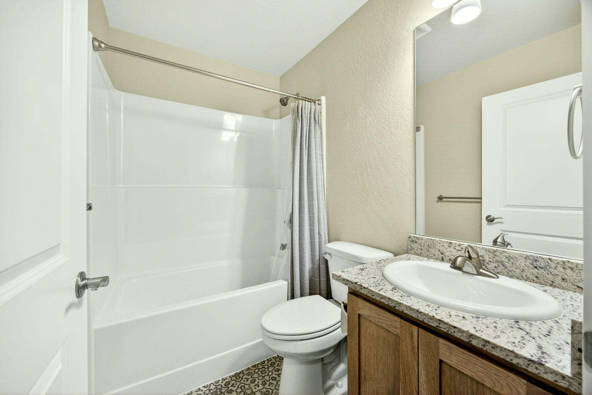 3001 Southwest University Road, Unit A & B Grants Pass, OR 97527 - Photo 19 of 38