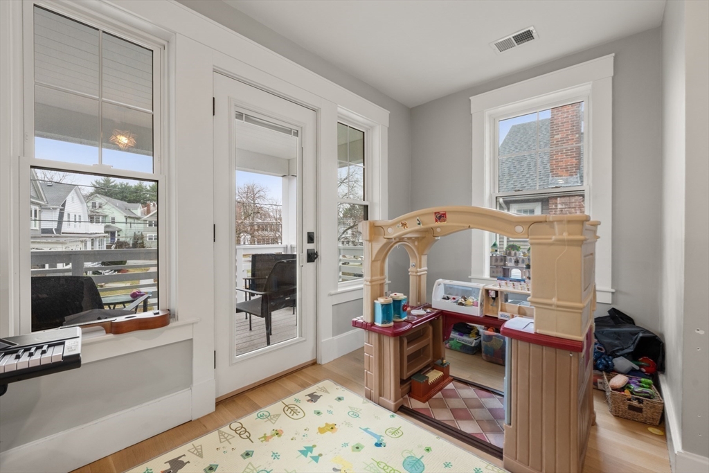 22-24 Carver Road East, Unit 22 Watertown, MA 02472 - Photo 11 of 30