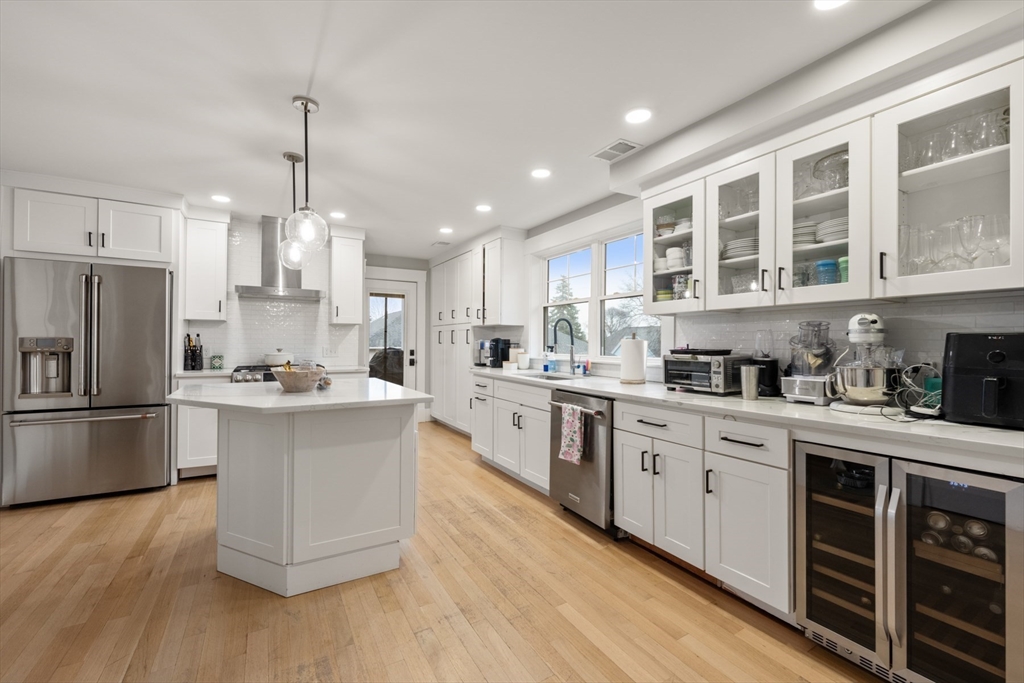 22-24 Carver Road East, Unit 22 Watertown, MA 02472 - Photo 4 of 30