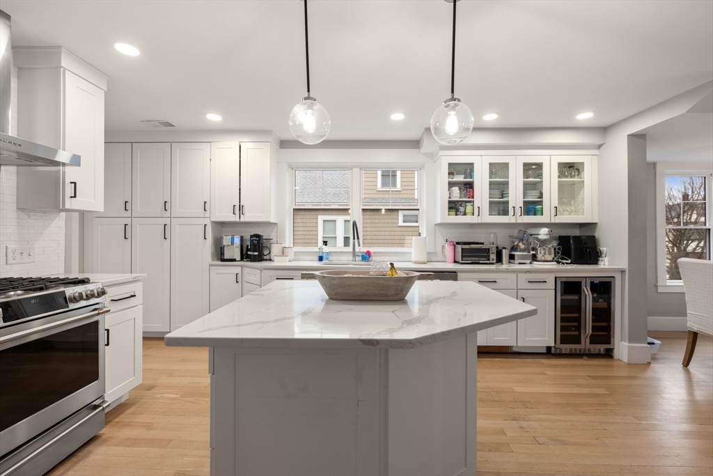 22-24 Carver Road East, Unit 22 Watertown, MA 02472 - Photo 5 of 30