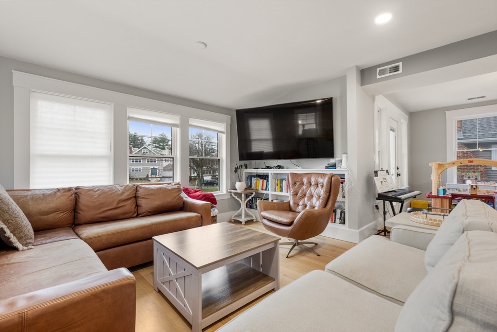 22-24 Carver Road East, Unit 22 Watertown, MA 02472 - Photo 9 of 30