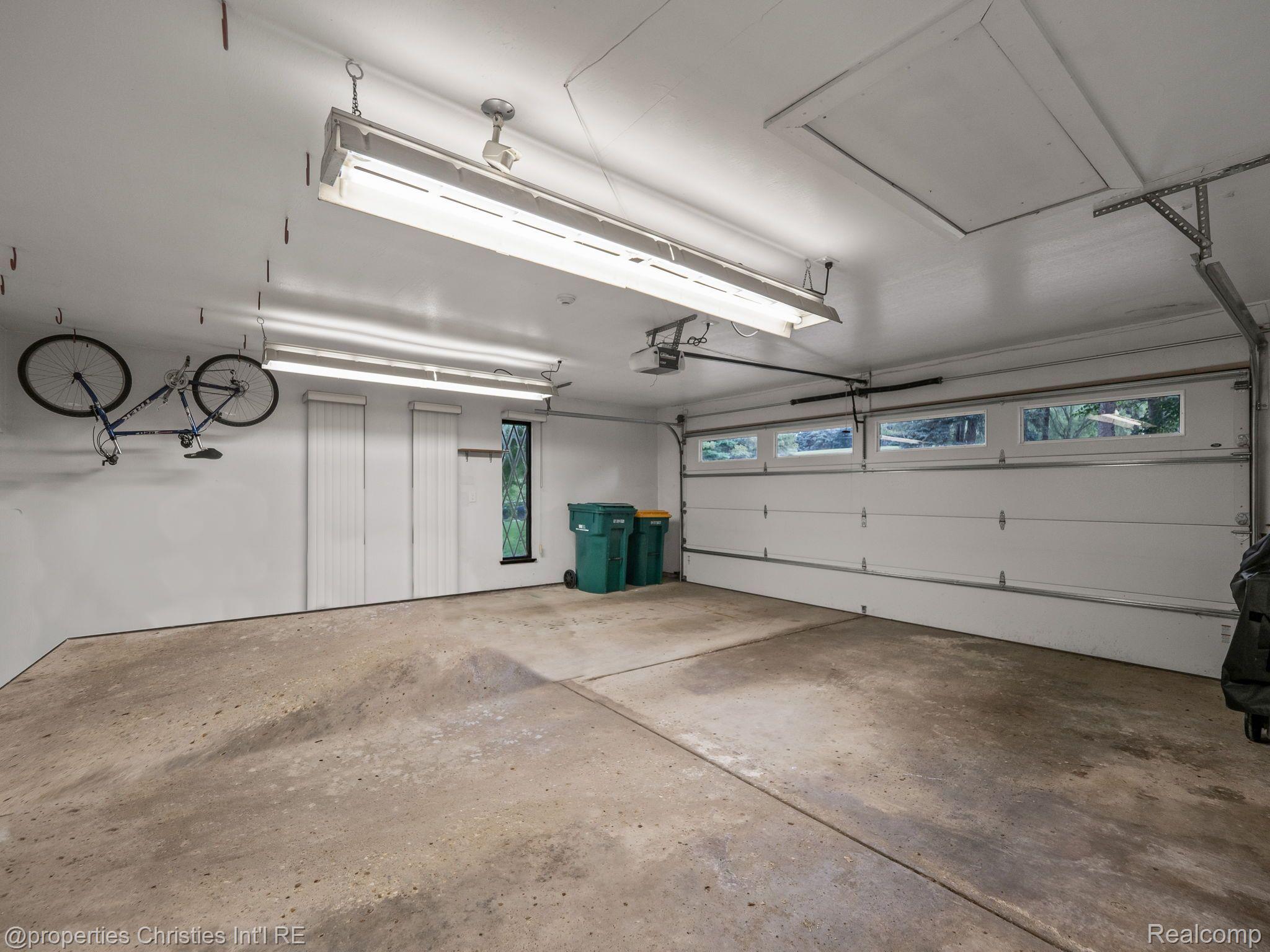 835 Northgate Road Rochester, MI 48306 - Photo 61 of 65 2 Car Attached Garage