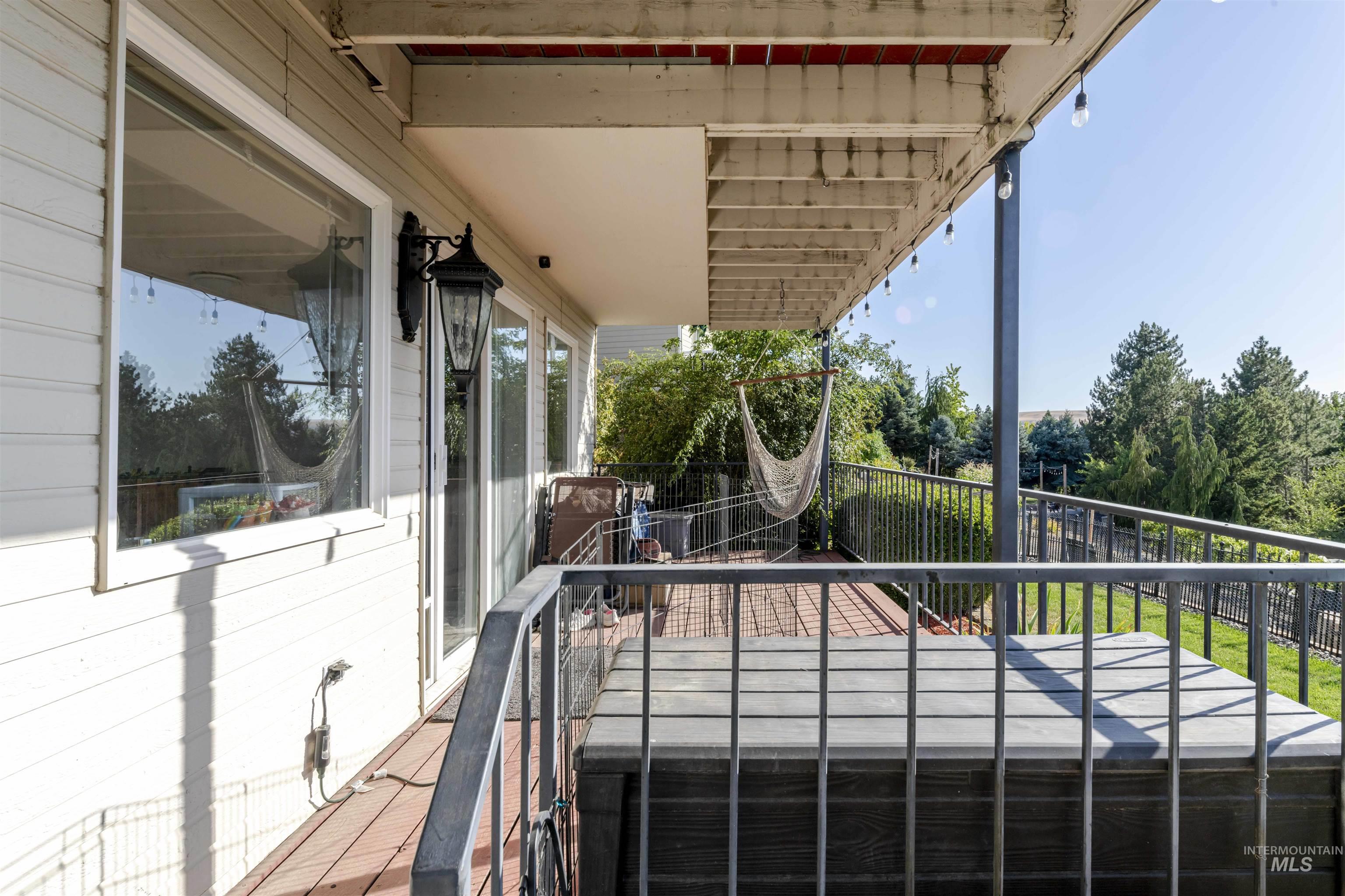 331 Reservoir Drive Lewiston, ID 83501 - Photo 31 of 42 View of wooden terrace