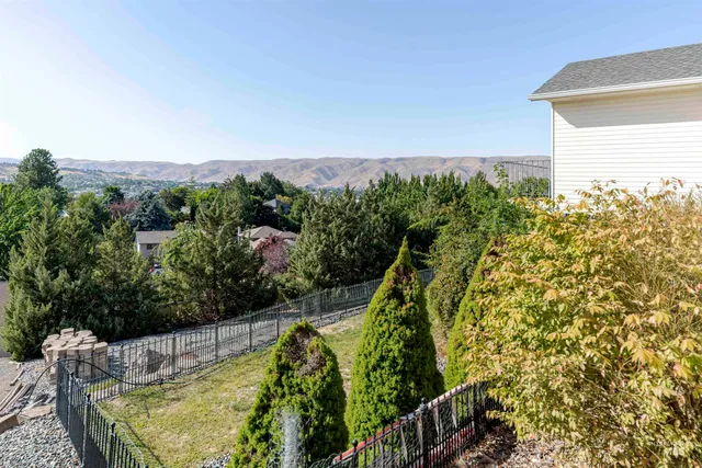 $550,000 | 331 Reservoir Drive, Lewiston, ID 83501