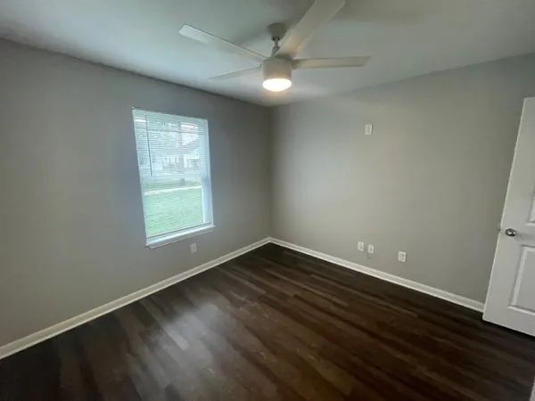 $2,150 | 508 West Willis Street, Alvin, TX 77511