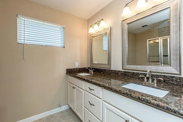 $2,150 | 508 West Willis Street, Alvin, TX 77511