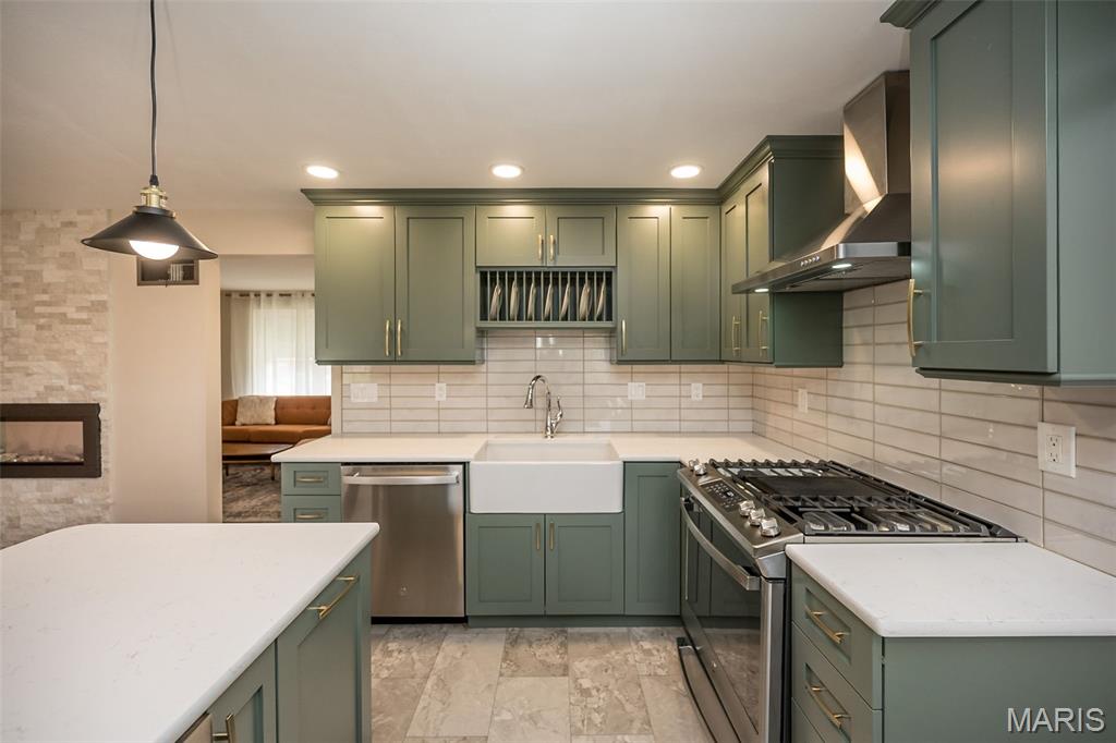 4107 Hummingbird Court St. Louis, MO 63123 - Photo 11 of 25