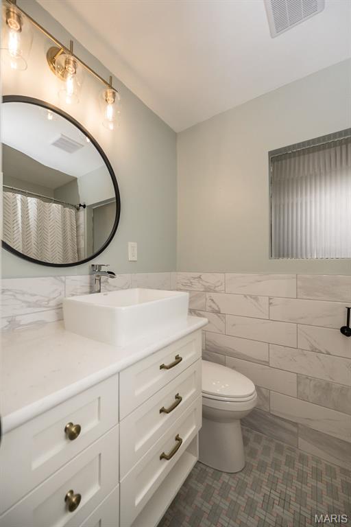 4107 Hummingbird Court St. Louis, MO 63123 - Photo 13 of 25