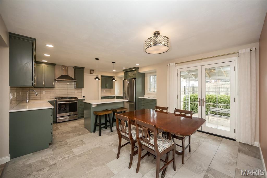 4107 Hummingbird Court St. Louis, MO 63123 - Photo 7 of 25