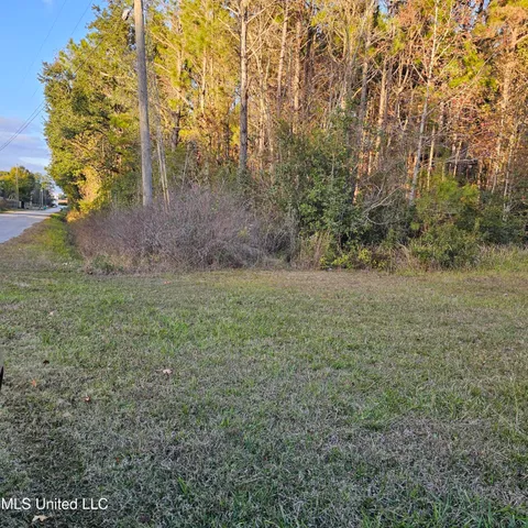 $39,900 | 6010 Crescent Shore Drive, Biloxi, MS 39532