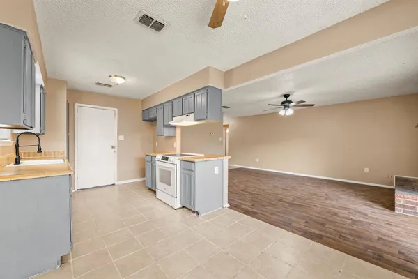 $1,795 | 6333 Scott Court, Watauga, TX 76148