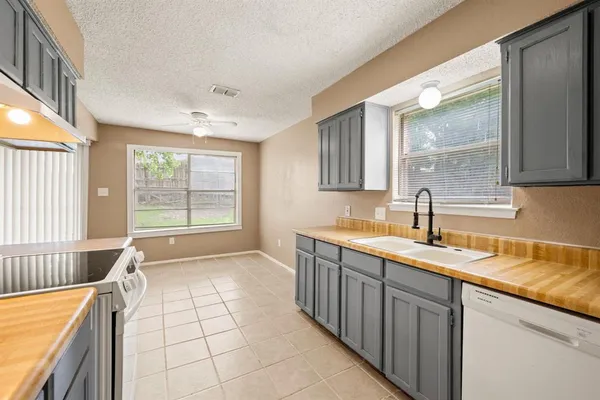 $1,795 | 6333 Scott Court, Watauga, TX 76148