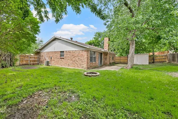 $1,795 | 6333 Scott Court, Watauga, TX 76148
