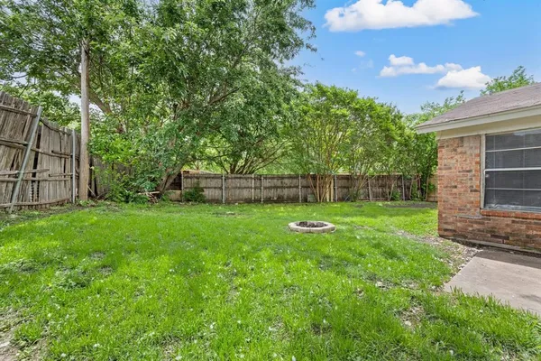 $1,795 | 6333 Scott Court, Watauga, TX 76148