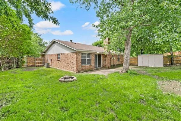 $1,795 | 6333 Scott Court, Watauga, TX 76148
