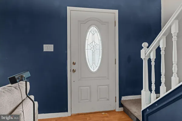 a view of a livingroom with furniture