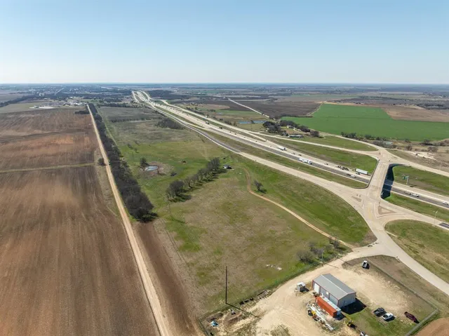 $700,000 | Tbd Tbd I-35, Abbott, TX 76621