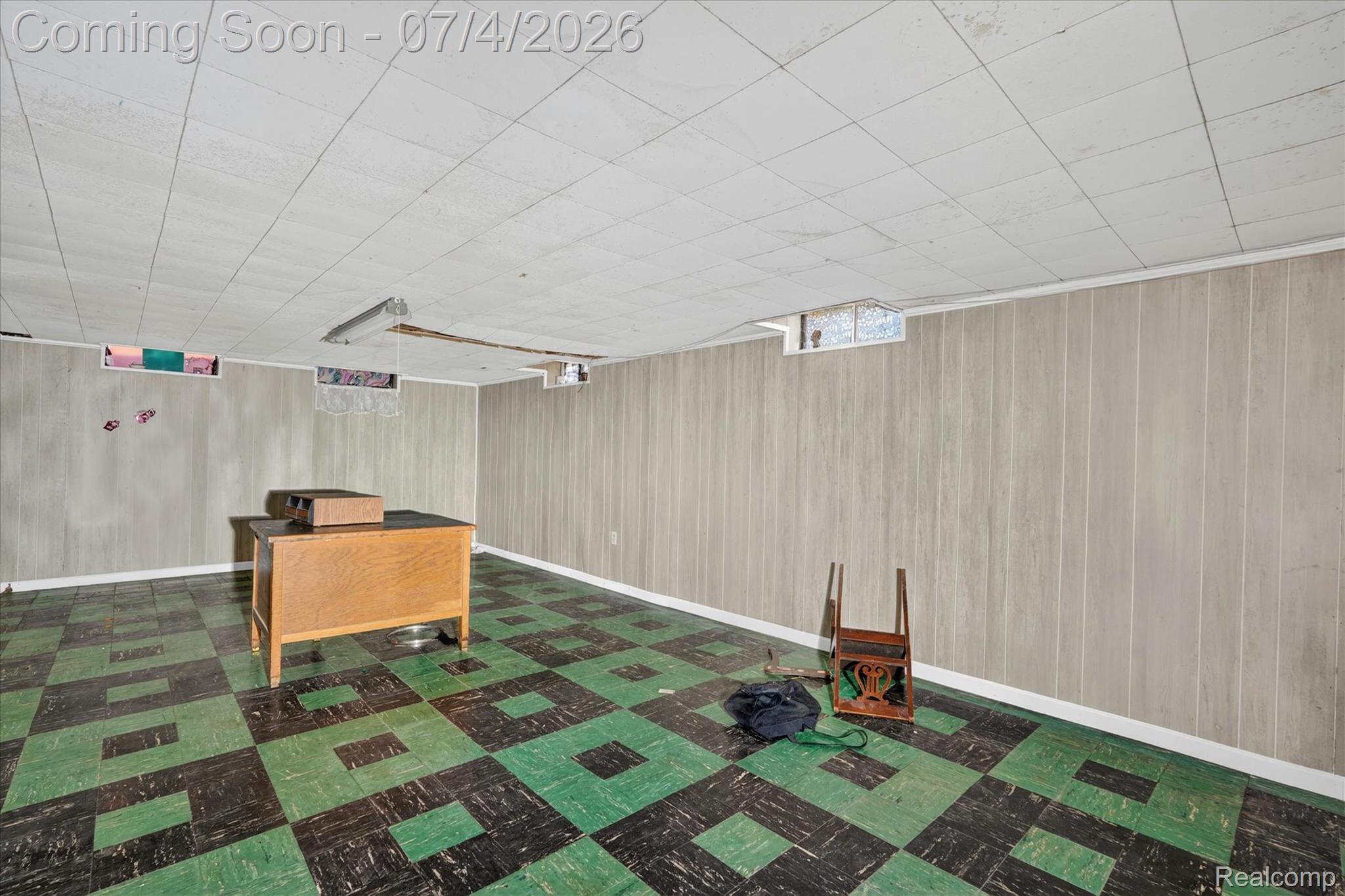 2091 North Irish Road Davison, MI 48423 - Photo 17 of 25 28-2091-N-Irish-Rd-Davison-WindowStill.jpg