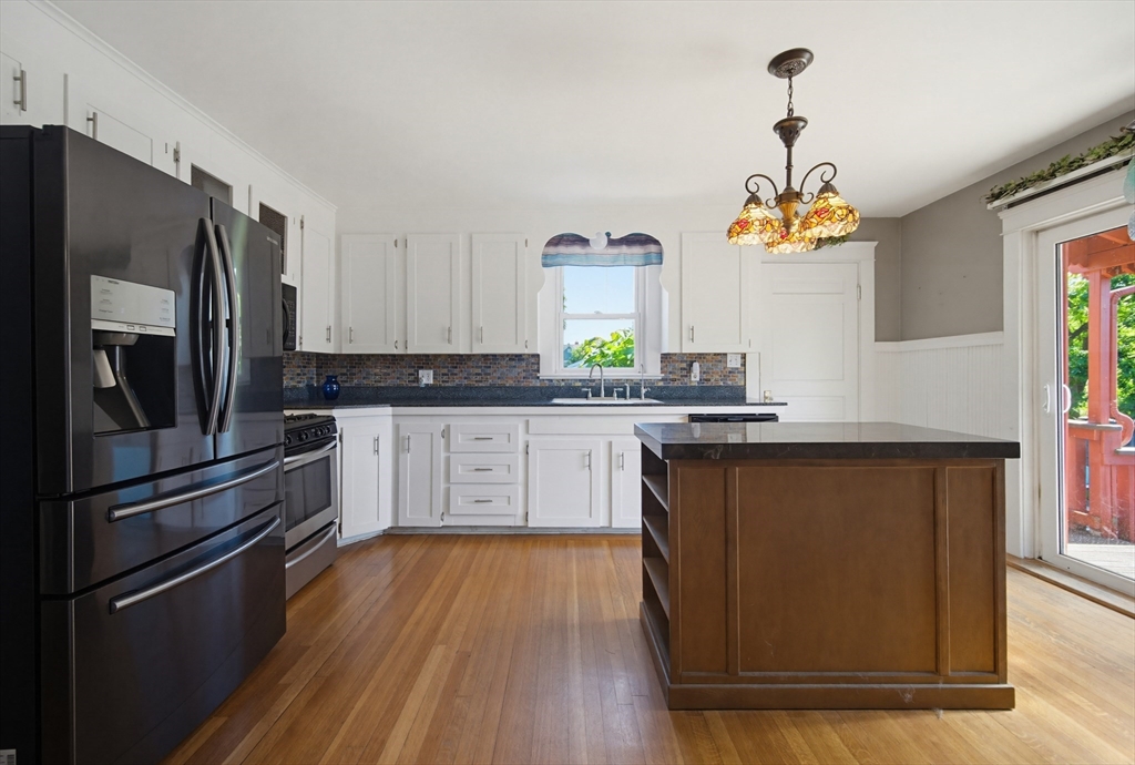 160 Sherman Road Somerset, MA 02726 - Photo 20 of 34