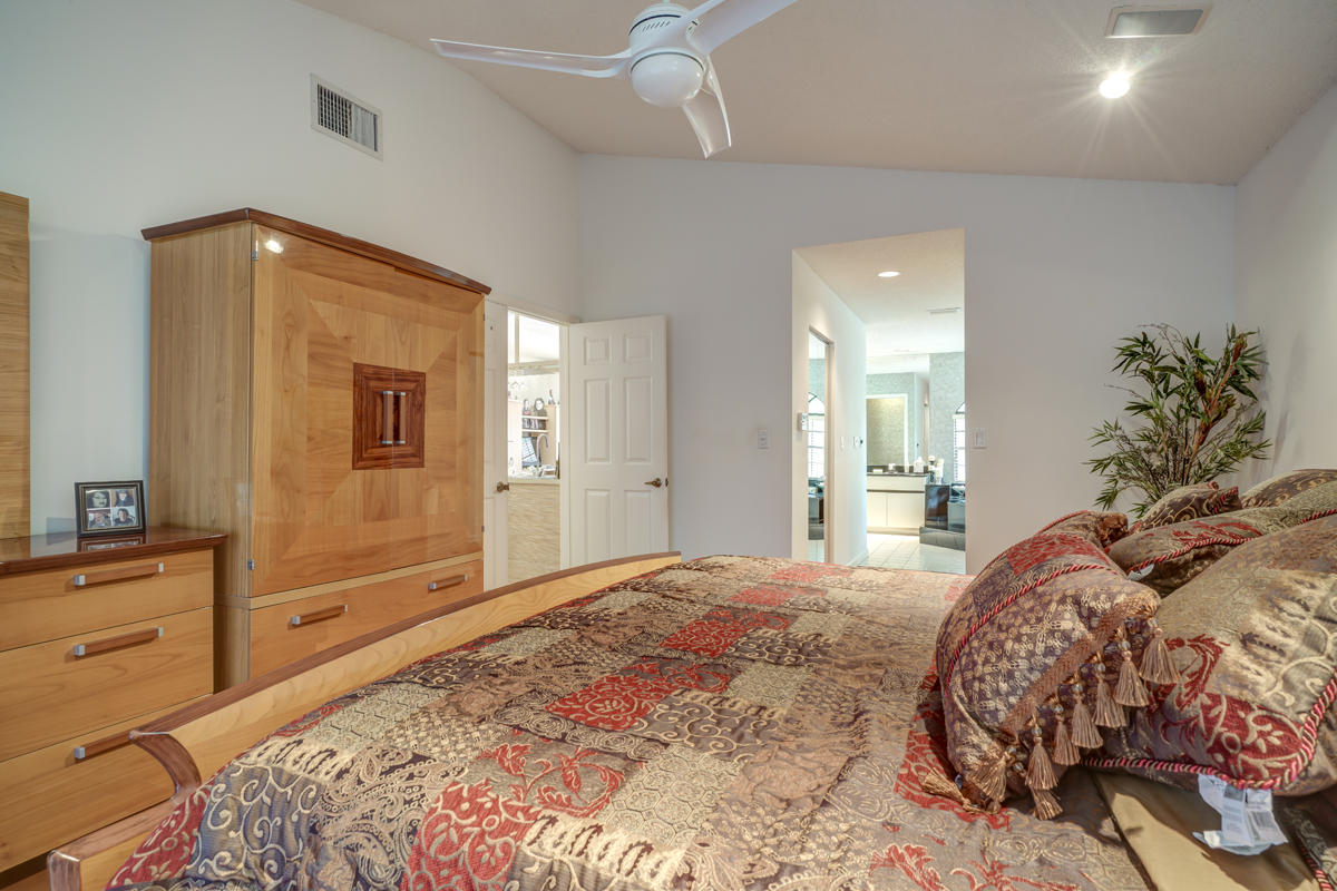 10608 Avenida Santa Ana Boca Raton, FL 33498 - Photo 17 of 41 05@Robert Fernandez