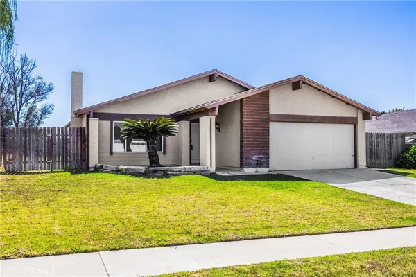 $679,000 | 989 Oakdale Street, Corona, CA 92878