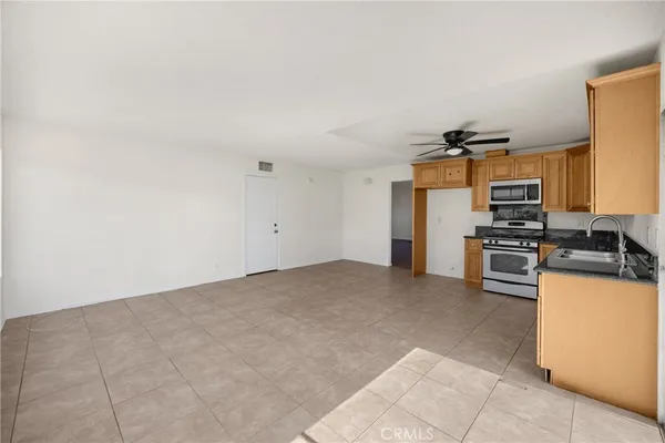 $679,000 | 989 Oakdale Street, Corona, CA 92878