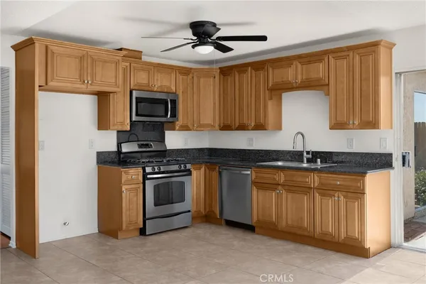 $679,000 | 989 Oakdale Street, Corona, CA 92878