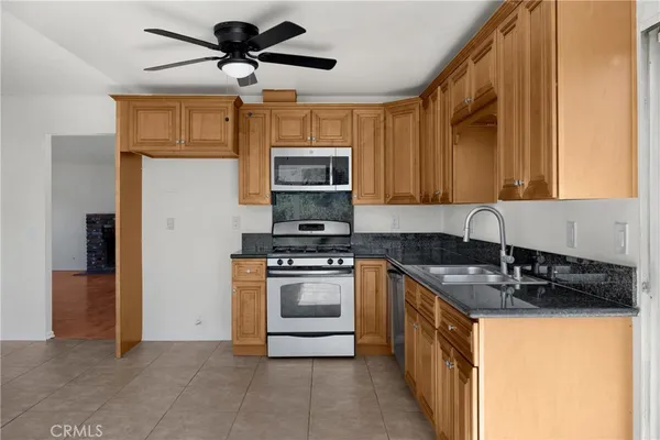 $679,000 | 989 Oakdale Street, Corona, CA 92878