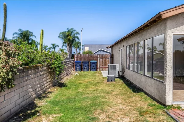 $679,000 | 989 Oakdale Street, Corona, CA 92878