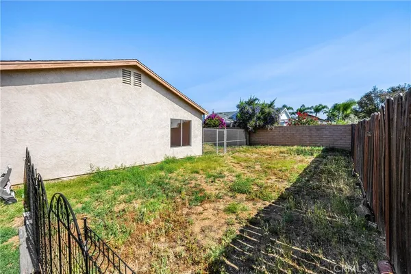 $679,000 | 989 Oakdale Street, Corona, CA 92878