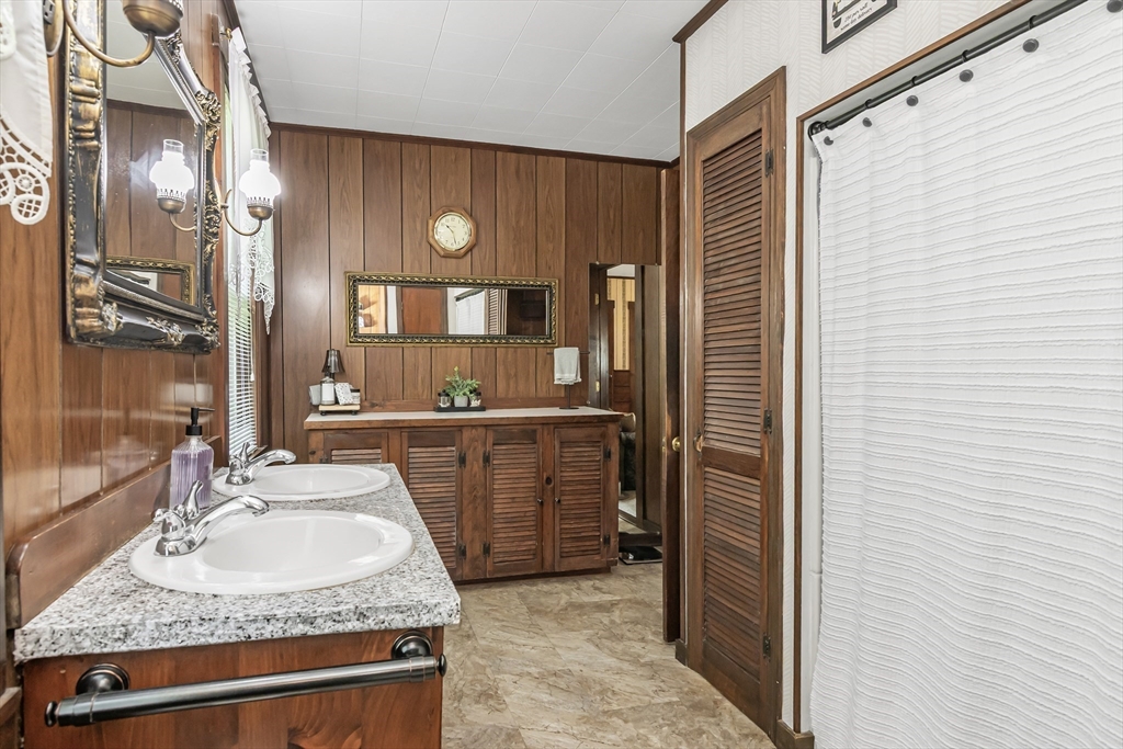53 Long Pond Road Tyngsborough, MA 01879 - Photo 17 of 34