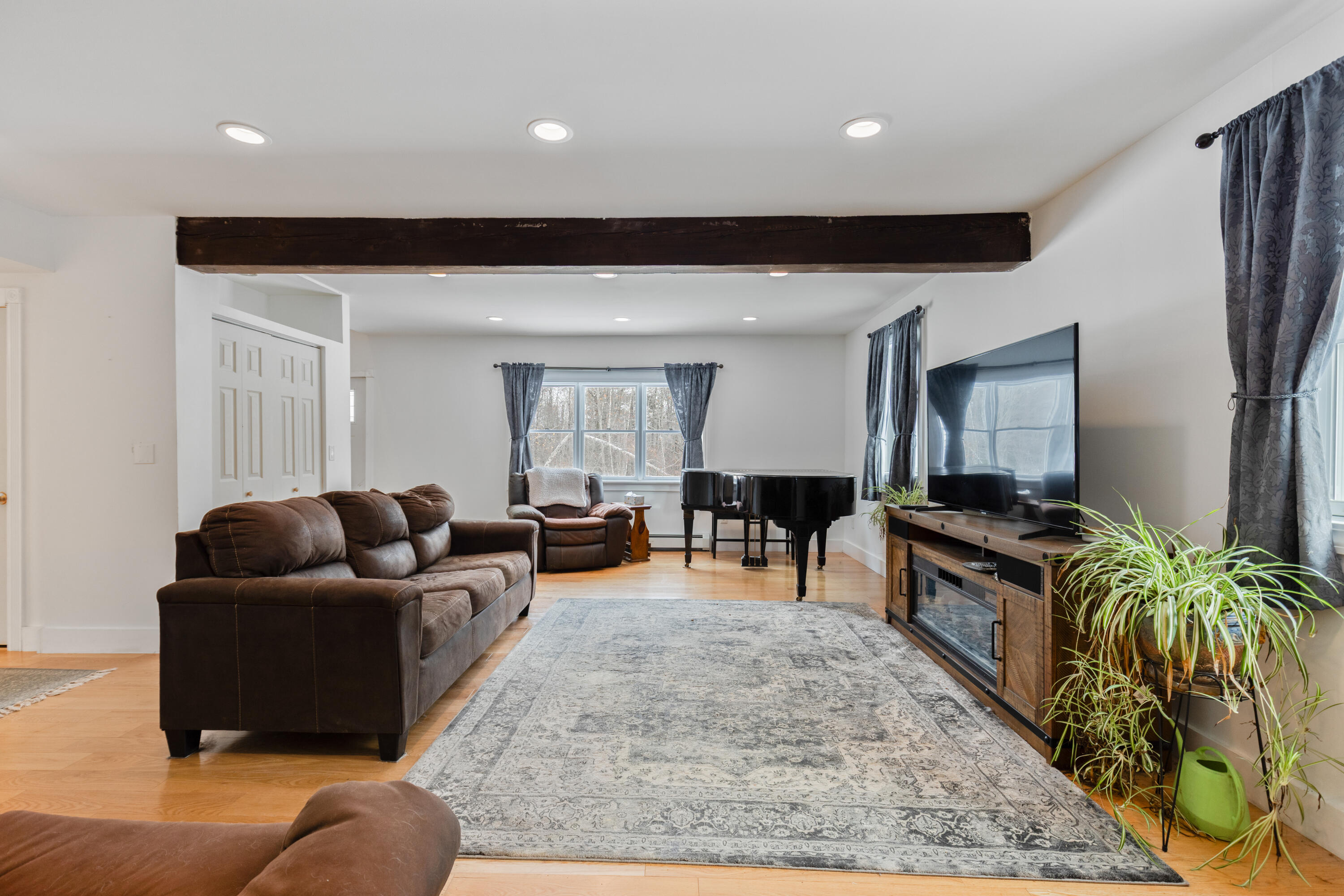 120 Frye Mountain Road Knox, ME 04986 - Photo 15 of 34 Living room