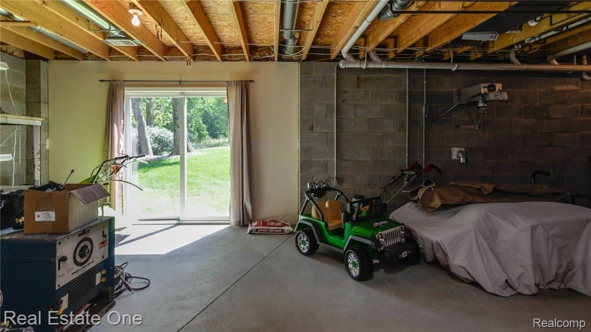 4248 Trinity Lane Pinckney, MI 48169 - Photo 37 of 49 36_34.jpg