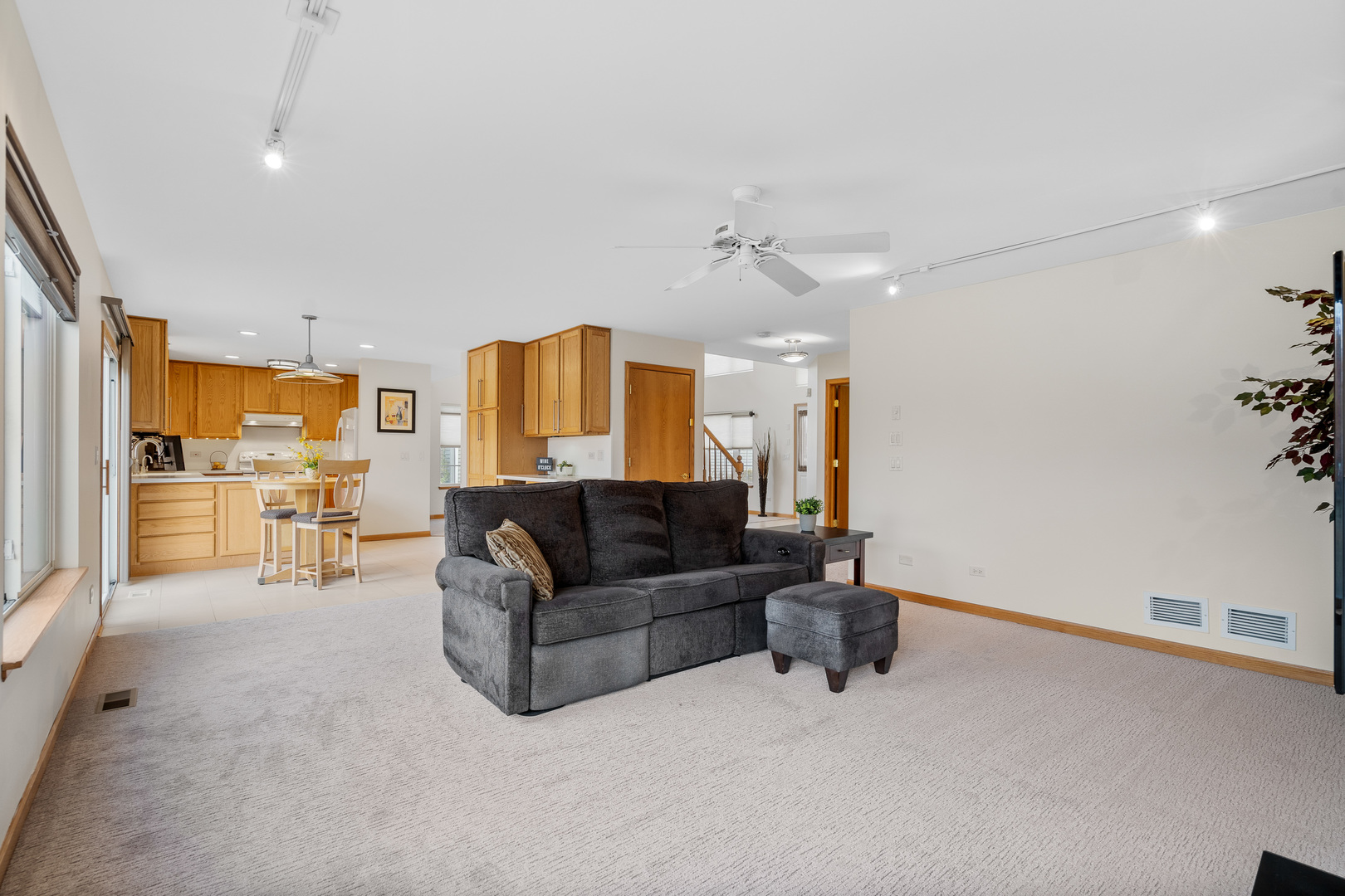 312 South Church Road Bensenville, IL 60106 - Photo 13 of 36 Gallery Image 13