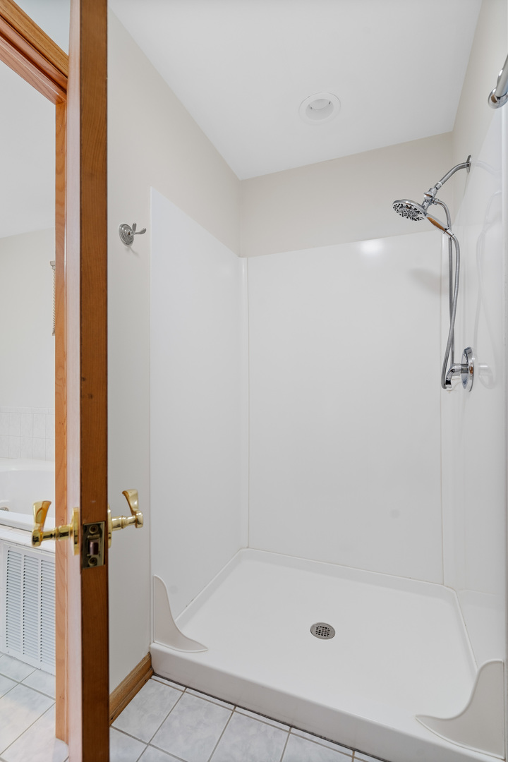 312 South Church Road Bensenville, IL 60106 - Photo 18 of 36 Gallery Image 18