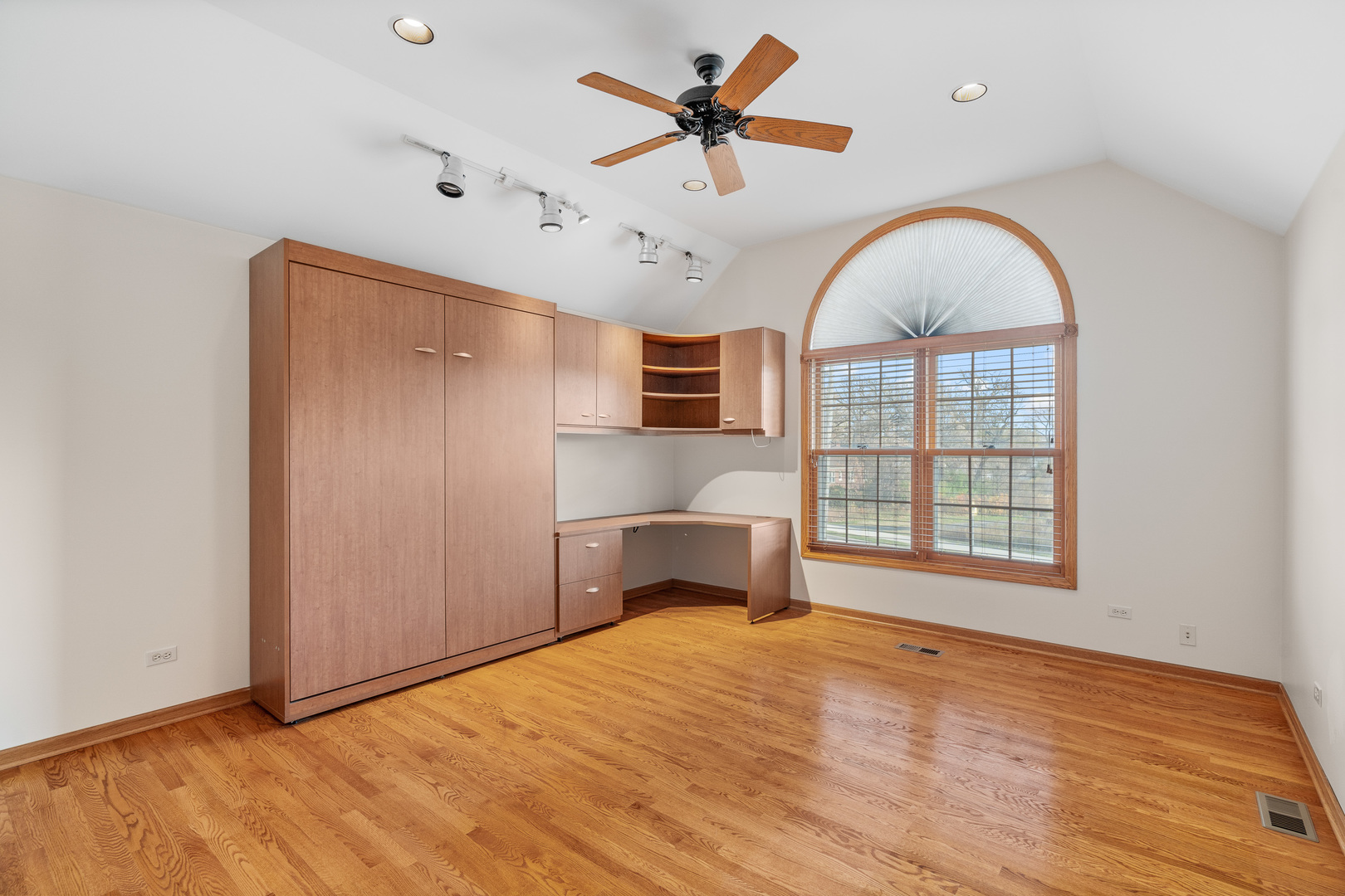 312 South Church Road Bensenville, IL 60106 - Photo 19 of 36 Gallery Image 19